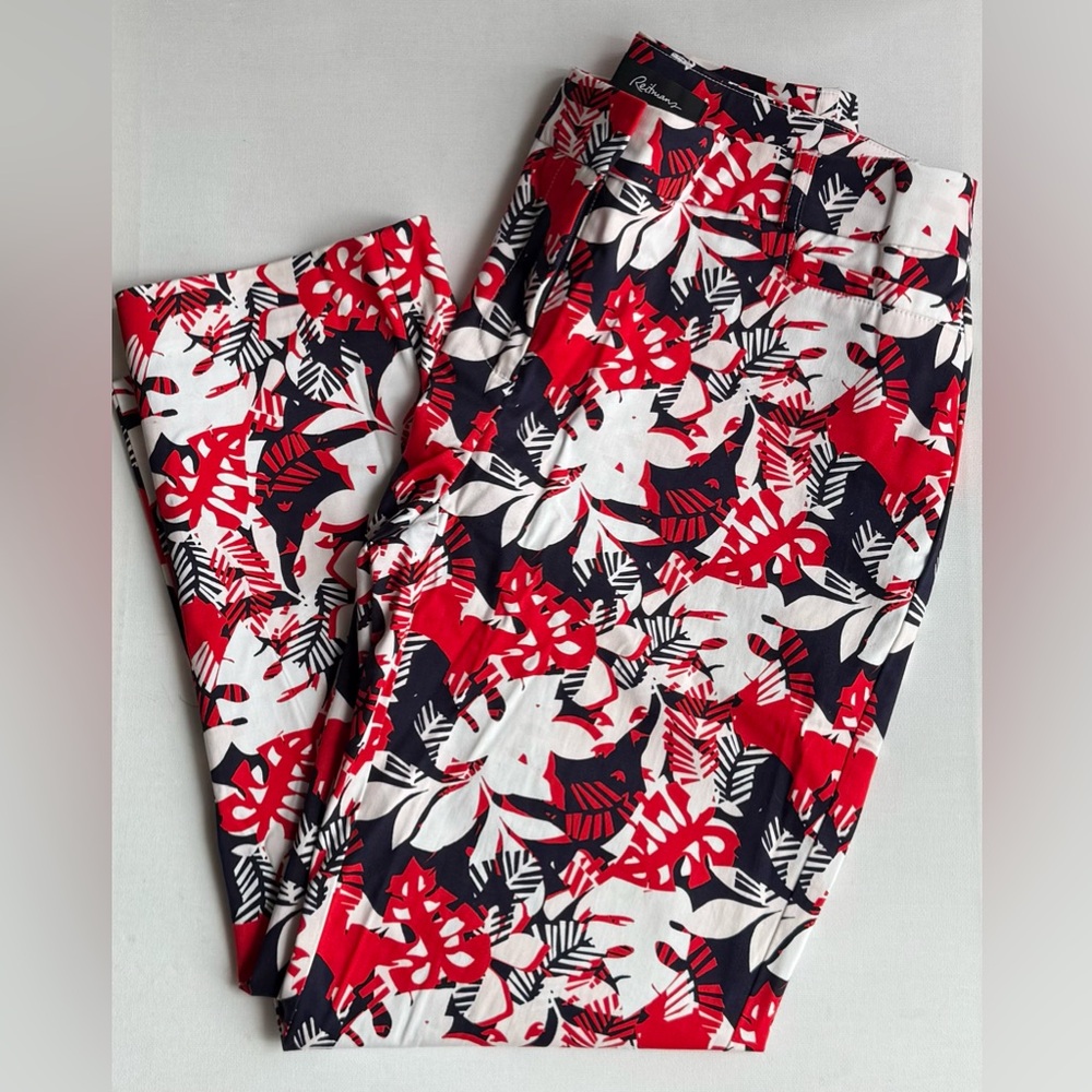 Reitmans | Vibrant Red and Navy Tropical Patterned Floral 7/8 Capri Pants - Picture 2 of 15